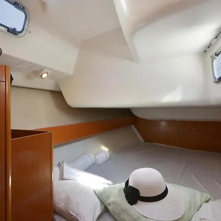 Bådhotel Sun Odyssey 43id Corfu (city)