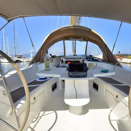 Sun Odyssey 43id Bådhotel